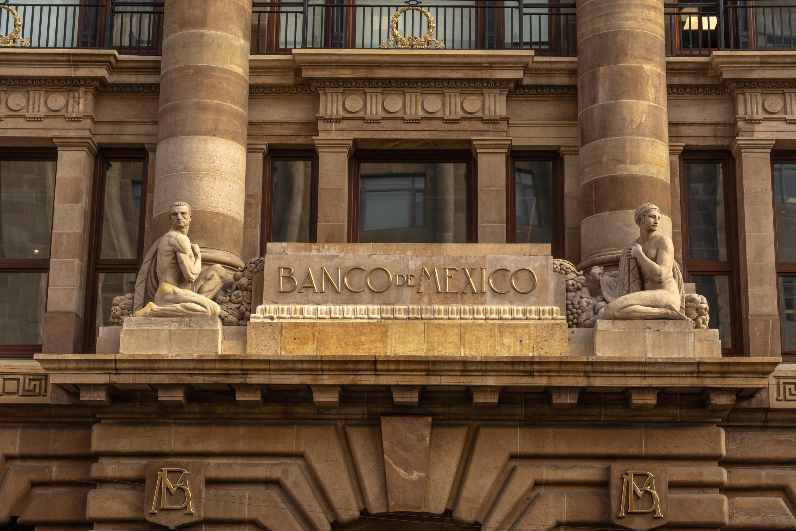 Banco de México busca equilibrio entre crecimiento económico y estabilidad inflacionaria